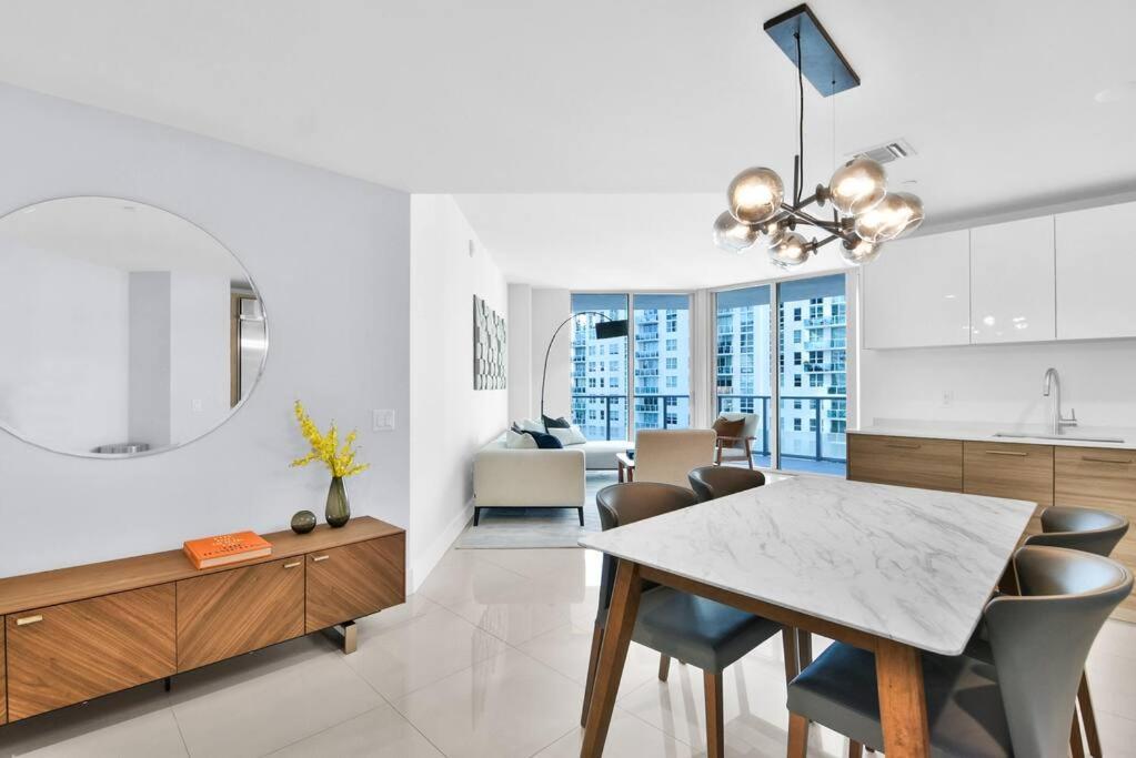 Lovely Upscale Condo Gorgeous View 2Bd 2Bath In Brickell Miami Exterior foto